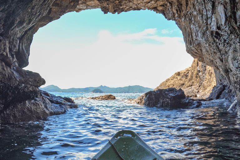 Hong Kong: Geopark Ninepin Group Kayaking Adventure Tour (Shared) Hong Kong: Geopark Ninepin Kayaking Adventure Tour