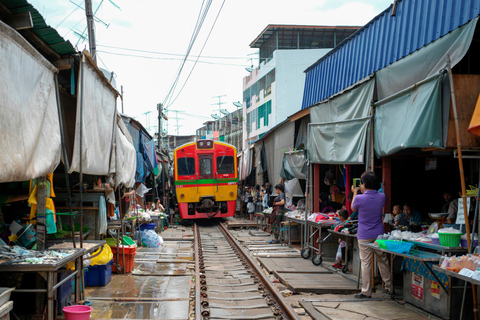 Bangkok: Damnoen Saduak Canals & Maeklong Train Market