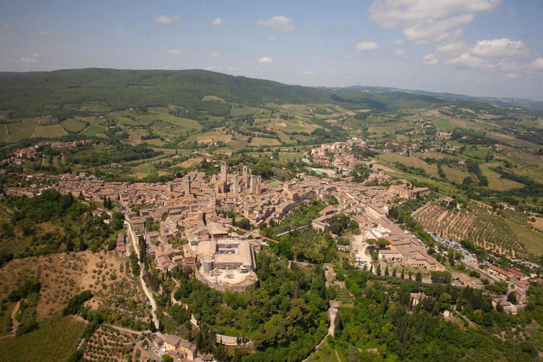 San Gimignano: Helicopter Wine Tour in Chianti Region Activity with 25-Minute Helicopter Ride