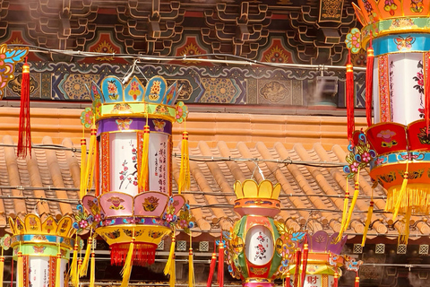 Hong Kong: In-depth Urban Exploration with Selected Lunch