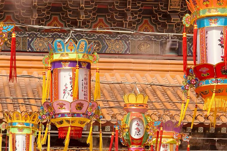 Hong Kong: In-depth Urban Exploration with Selected Lunch