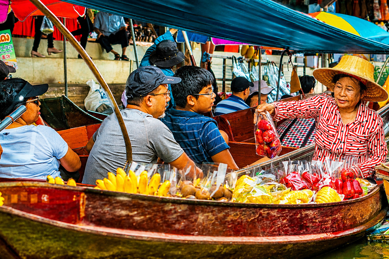Private: Floating Market, Maeklong Train & Dragon Temple All-inclusive Package
