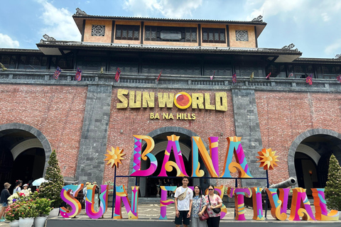 Da Nang: Excursão de Limusina às Colinas de Ba Na e à Ponte Dourada