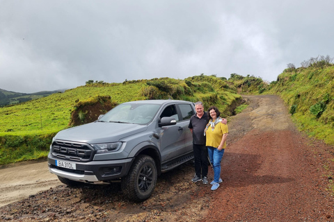 Sete Cidades&amp;Mosteiros Tour privado en 4x4 de medio díaSete Cidades-Privado 4x4 Tour de medio día