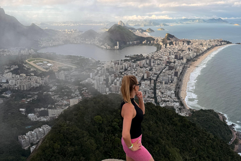 Two Brothers Hill (Morro Dois Irmaos) Hike + Snack with Cria Guide Hiking tour on Two Brothers Hill (Morro Dois Irmãos) + breakfast with local guide