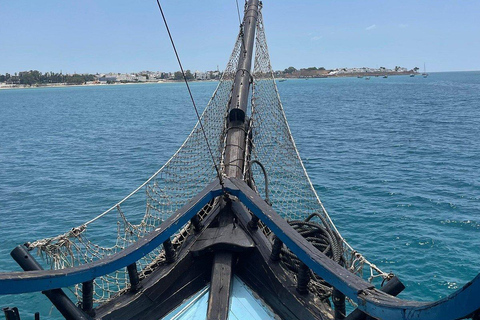 Sousse: Pirate Boat Cruise with Swimming & Lunch