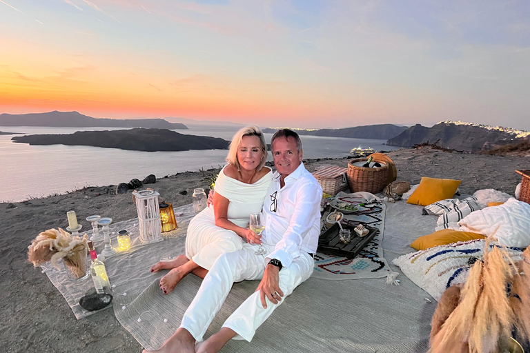 PicNic al tramonto poco affollato di Santorini