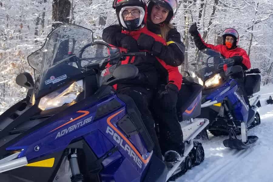 Quebec City: Geführte Snowmobile Tour. Foto: GetYourGuide