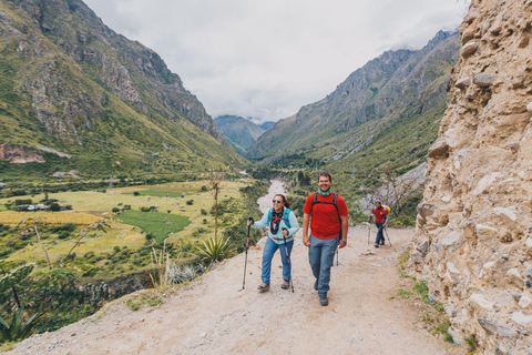 Cusco: 4-Day Inca Trail or Quarry Trail to Machu Picchu
