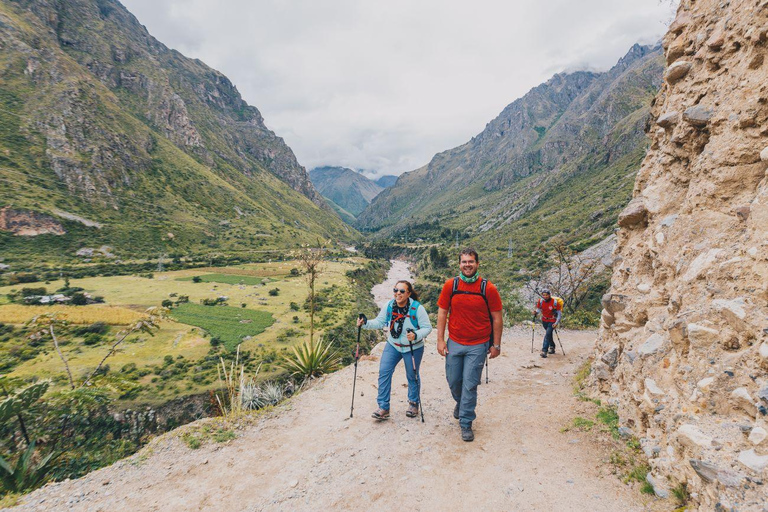 Cusco: 4-Day Inca Trail or Quarry Trail to Machu Picchu