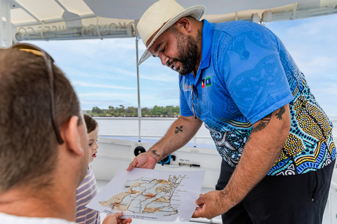 Culturele cruise in kleine groep langs de Gold Coast en Wavebreak IslandCulturele cruise in kleine groep langs Gold Coast en Wavebreak Island