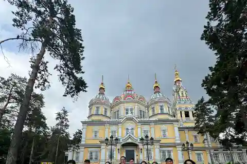 Almaty: Excursão a pé pelos destaques da cidade com loja de chocolate