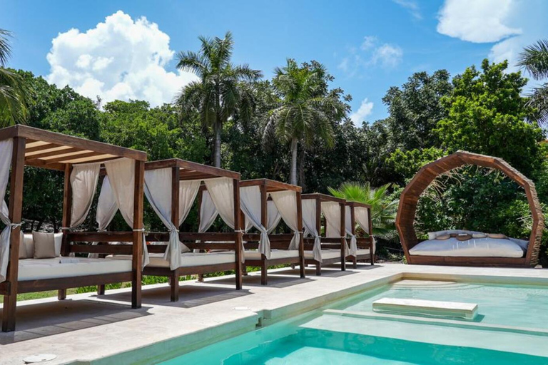 Cancun : Isla Mujeres All-Inclusive Catamaran avec prise en chargeCancun : Catamaran Isla Mujeres All-Inclusive avec prise en charge