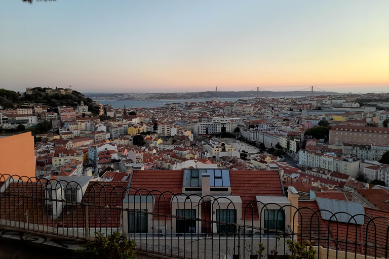 Lisbon: Historical Tuk Tour for Two Historische Tuk Tour für Zwei