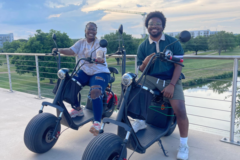 Dallas: 2-Hour E-Scooter Rental with Helmet and Lock