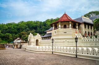 Ab Kandy: Geführte Städtetour & kostenloses Zugticket nach Colombo