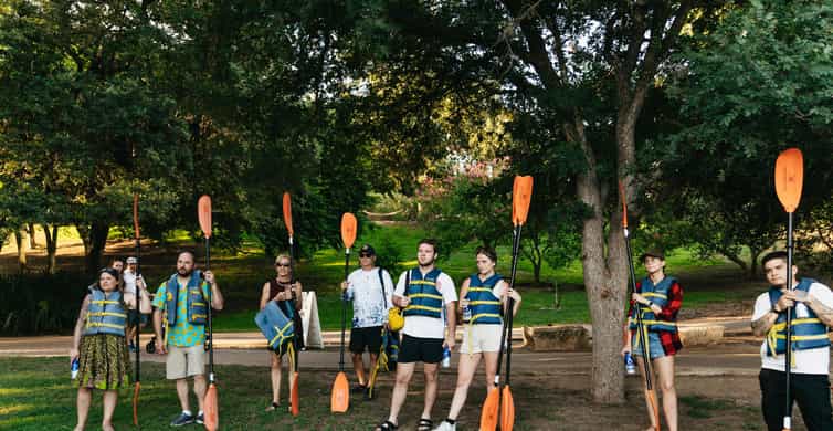 Austin: Sunset Bat Watching Kayak Tour photo 7