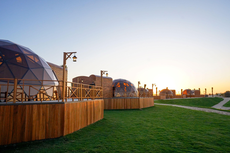 Dubaj: Nocna safari z noclegiem w luksusowej kopule i obserwacją gwiazdWycieczka prywatnym luksusowym domem