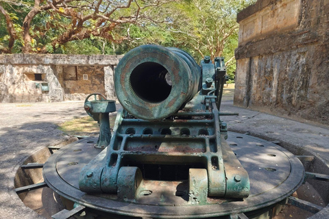 From Manila: Corregidor Island Guided Tour with Lunch