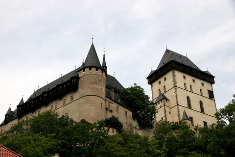 Ab Prag: Burg Karlštejn Ticket und FührungAb Prag: Ausflug zur historischen Burg Karlštejn