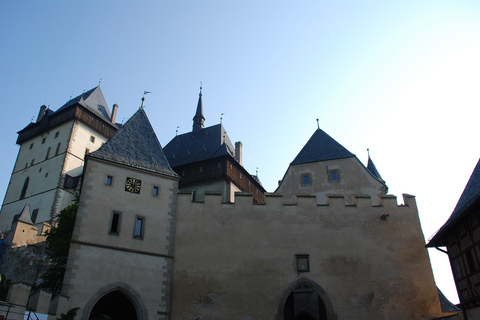 Ab Prag: Burg Karlštejn Ticket und FührungAb Prag: Ausflug zur historischen Burg Karlštejn