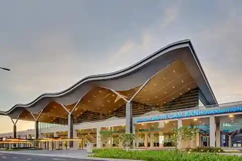 Cam Ranh Airport: Private Airport Transfer to Nha Trang