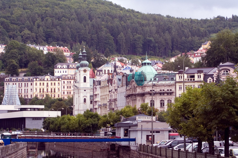 Da Praga: tour a Karlovy Vary e Mariánské Lázně con pranzoKarlovy Vary e Marianske Lazne: tour con pranzo da Praga