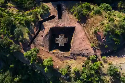 From Addis Ababa: 3-Day Tour to Lalibela with Flights