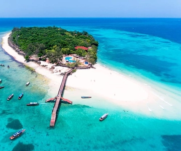 Zanzibar: Tour particular pela Ilha Prisão, Macacos e Caverna Kuza