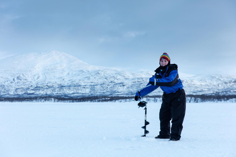 Abisko: Viagem de pesca no gelo no Ártico no Lago Torneträsk