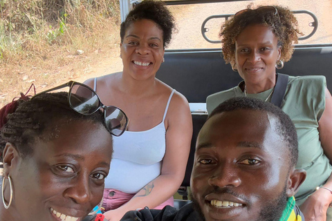 Da Accra, safari sulle colline di Shail e tour in battello di un giorno.Tour delle colline di Shail