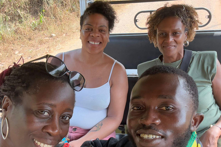 "Ghana Unveiled: Esplora il cuore dell'Africa occidentale" in 7 giorni."Ghana svelata: scopri il cuore dell'Africa occidentale" .