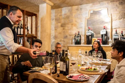 キャンティ：ポッジョ・アイ・ラギ・ワイナリーでの試飲付きランチ