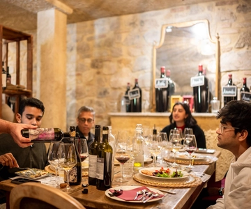 Chianti: Lunch with Wine Tasting at Poggio ai Laghi Winery