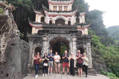 Desde Hanoi: Excursión de 2 días a Ninh Binh con estancia en bungalow