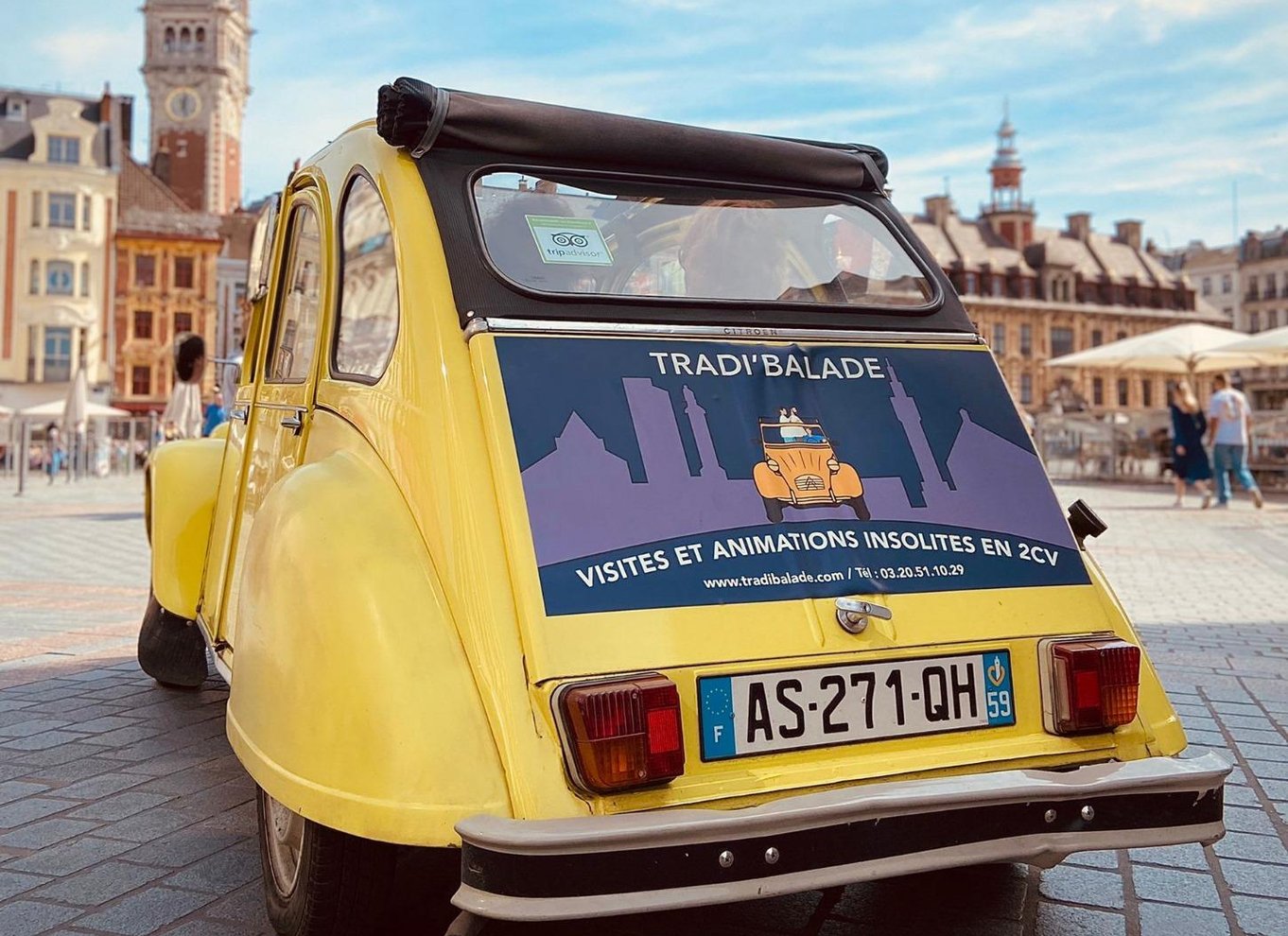 Lille køretur i konvertibel Citroen 2CV