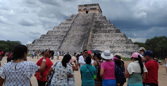 Tagestour nach Chichén Itzá und zwei Cenoten ab Cancún