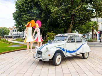 Рошфор: путешествие на ретро-автомобиле 2CV, Méhari, Burton