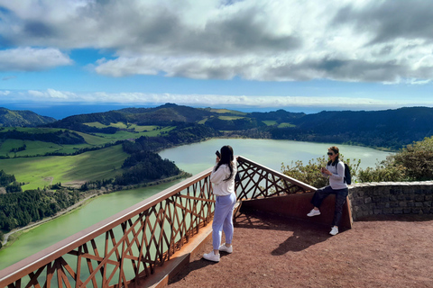 Ponta Delgada: Wycieczka brzegowa Sete Cidades i wulkan FurnasWycieczka brzegowa: wycieczka na wyspę São Miguel