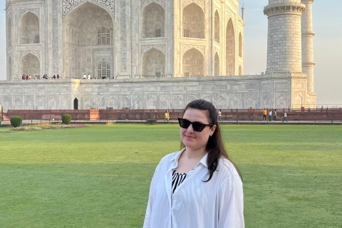 Überspringe die Warteschlange: Taj Mahal Sonnenaufgangstour von - DelhiAll Inclusive Tour