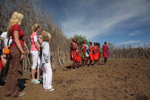 Visita à aldeia Masai saindo de Nairóbi - excursão de um diaVisita à vila Masai saindo de Nairobi Day Tour