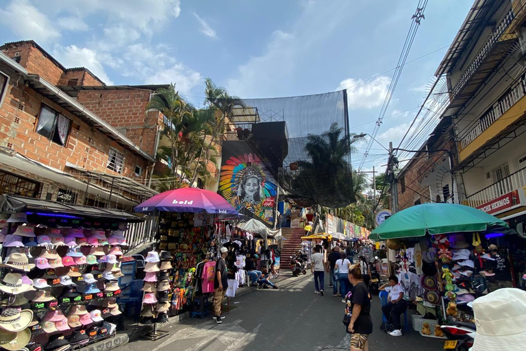 Graffiti Tour in the comuna 13 of medellin