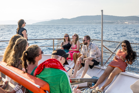 Split : Croisière à Hvar, Brač et Pakleni avec déjeuner et boissonsTrogir : Croisière à Hvar, Brač et Pakleni avec déjeuner et boissons