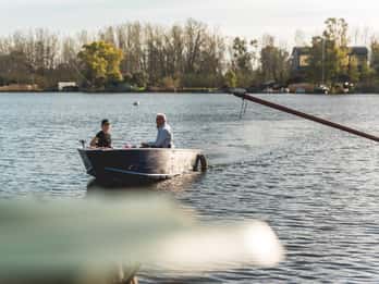 Viareggio: Marshes Electric Boat Tour with Wine Tasting