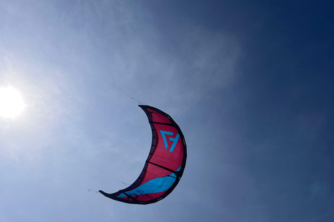 KiteSurf: Prywatne lekcje przed Mnemba, Zanzibar - początkujący/średnio zaawansowaniKitesurfing: prywatne lekcje przed Mnembą, Zanzibar – poziom początkujący/średnio zaawa