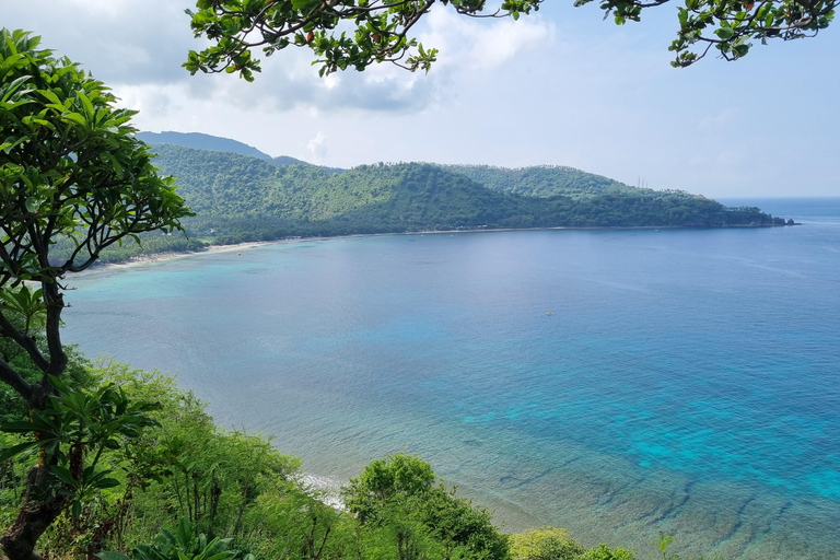 Lombok: Alquiler privado de coche/furgoneta con conductor-guía