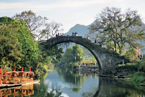 Yangshuo dévoilée : vue sur le karst, dérive en bambou et coucher de soleil en trainGuide pour les autres langues