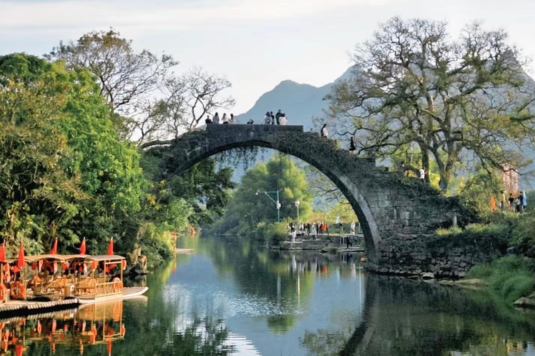 Yangshuo dévoilée : vue sur le karst, dérive en bambou et coucher de soleil en trainGuide pour les autres langues