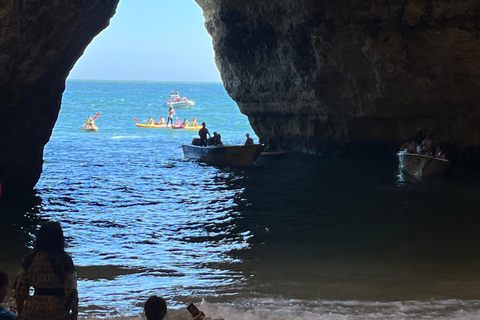 Da Lisbona: Escursione di un giorno in Algarve con crociera nelle grotte di Benagil