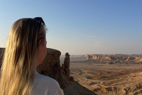 Riyadh: Edge of the World Tour with Snacks and Coffee